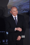《太平轮：彼岸》亮相新力量红毯 吴宇森心情靓