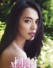 姚晨盛夏封面來(lái)襲恬淡愜意 陽(yáng)光泳池濕發(fā)性感