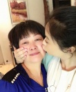 蒋欣晒海滩美照衣着清凉 与妈妈合影端庄似姐妹