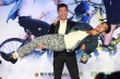 彭于晏遭窦骁“公举抱” 王珞丹谈炒作：然并卵