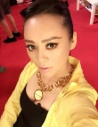 宁静晒性感自拍秀傲人上围 称：不露胸器就不火
