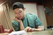 朴有天无偿献声纪录片 八年后重逢失明钢琴少女