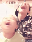 TFBOYS易烊千玺弟弟萌照曝光 兄弟俩表情神同步