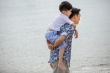 杨威夫妇拍浪漫婚纱写真 呆萌杨阳洋随行抢镜