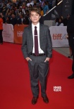 開幕片《爆破》首映 吉倫哈爾、娜奧米亮相紅毯
