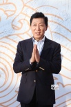韓童生提名最佳男配角獎(jiǎng) 穿西裝亮相閉幕紅毯