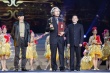 《狼圖騰》獲最佳美術(shù)獎 全榮哲登臺感謝團隊