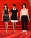 日本電音組合Perfume俏皮亮相 三女生笑容甜美