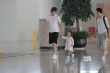 贾乃亮一家甜蜜现身 李小璐跪地为甜馨扎小辫