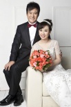 “我愛我家”關(guān)凌懷二胎 曬全家福慶結(jié)婚四周年