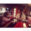 母女變閨蜜！李小璐與小甜馨吃西餐 舉杯對飲