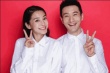 黃曉明與Baby結(jié)婚證件照曝光 搞怪賣萌玩穿越