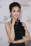 人妻林依晨暴瘦似“大頭娃娃” 下巴超尖搶眼