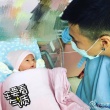 欧弟抱着新生女儿打游戏：欧爸开启宅男模式了
