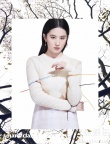 劉亦菲雜志封面大片曝光 眼神凌厲演繹白衣仙女