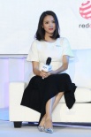 张梓琳孕后首度亮相显圆润 小腹微凸双下巴明显