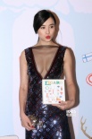 小宋佳深V透视裙性感露半球 董洁、霍思燕比美