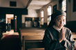 韓國新片《雪行》發(fā)布劇照 樸素淡飾演純真修女