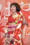 Perfume助阵《花牌情缘》见面会 广濑铃学跳舞
