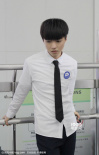 TFboys穿校服拍戏