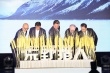 莱昂纳多秀书法写小李 谈环保：愿中国成为榜样