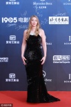 “法国邓丽君”来京 伊莲娜大气黑裙亮相红毯