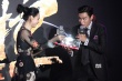 張柏芝駕豪車亮相《失控》發(fā)布會 TOP談錯失紅毯
