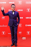 上届上影节最佳男主郭涛亮相 西装革履风度翩翩