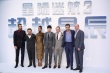 艦長派恩冒雨亮相《星際3》首映 昆圖致敬倫納德
