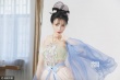 柳巖薄紗肚兜拍定妝照 比V賣萌造型嫵媚動(dòng)人