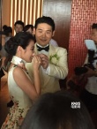陳怡蓉清邁辦婚禮與未婚夫親吻 何潤(rùn)東夫婦道賀