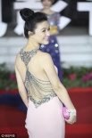 葛天酥胸PK田海蓉美背 長春電影節(jié)女星美艷亮相