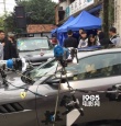 冯绍峰现身上海古镇 疑正为某豪车品牌拍摄广告