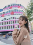要怪我咯？ 網紅蛋糕樓與SNH48黃婷婷合影后遭拆
