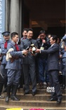 《建軍大業(yè)》南昌殺青 歐豪扛槍拍戰(zhàn)爭戲跑到吐
