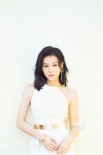 胡杏儿最新写真 一袭白裙露美腿曼妙身材尽显