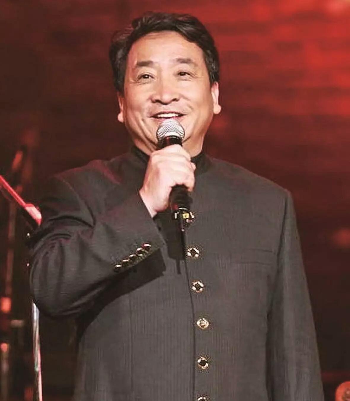 相声演员姜昆亲自出面辟谣"移民美国"传言