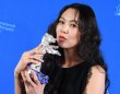 柏林最佳女演员银熊奖揭晓 金敏喜现场惊喜捧杯