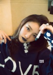 林允最新写真曝光 深绿唇色抢镜 青春活力满分