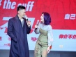 余文乐、杨千嬅发布会开污 被问何时结婚称随心