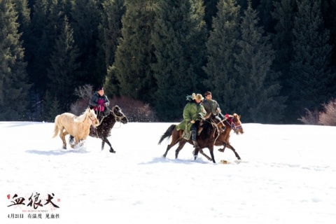 《血狼犬》工作花絮曝光
