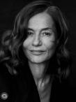 于佩爾黑白大片登上法國《Madame Figaro》封面
