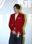 “推銷員”導(dǎo)演攜女登臺(tái)求排片 落淚自曝幕后坎坷