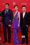 桂纶镁张孝全再合作 携《猜猜我是谁》登上影节红毯