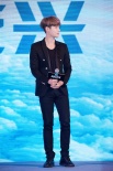 张艺兴发布会带头“搞事” 获男人帮宣传新专