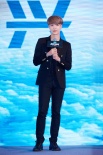 張藝興發(fā)布會(huì)帶頭“搞事” 獲男人幫宣傳新專
