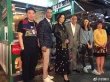 刘嘉玲新戏香港开机 贴心为任达华擦汗动作亲昵