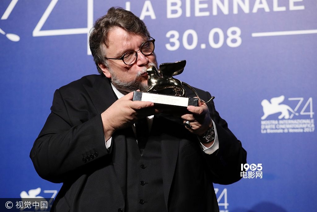 《水形物语》摘威尼斯金狮奖 兰普林获最佳女演员