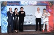 欧阳靖助阵《英伦对决》首映 成龙再评小鲜肉
