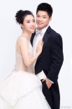 苏炳添晒婚纱照甜蜜虐狗 十月将娶青梅竹马娇妻